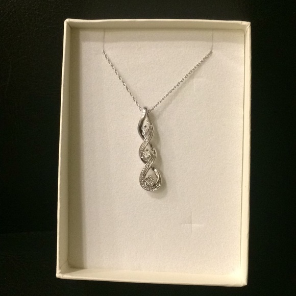 NWOT Silver Necklace - Picture 3 of 5
